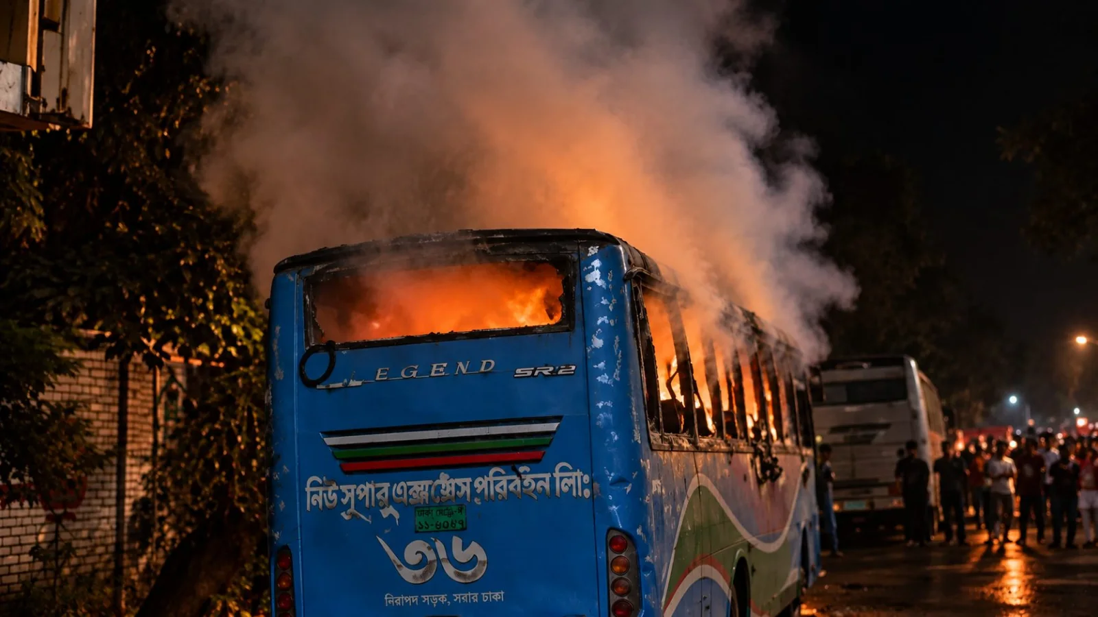 রাজধানীজুড়ে দিনভর ককটেল বিস্ফোরণ, রাতে কাফরুল থানার সামনে বাসে আগুন