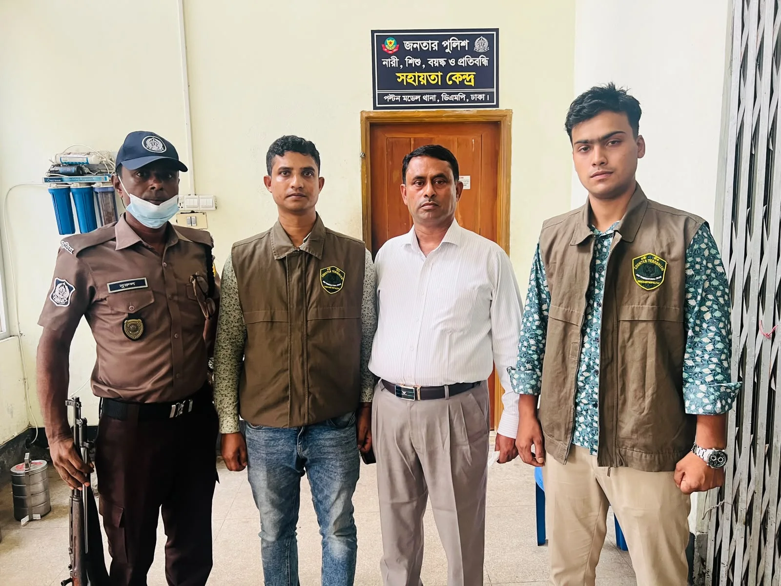সাবেক রেলমন্ত্রীর ভাই পরিচয় দাপিয়ে বেড়ানো কবির গ্রেফতার
