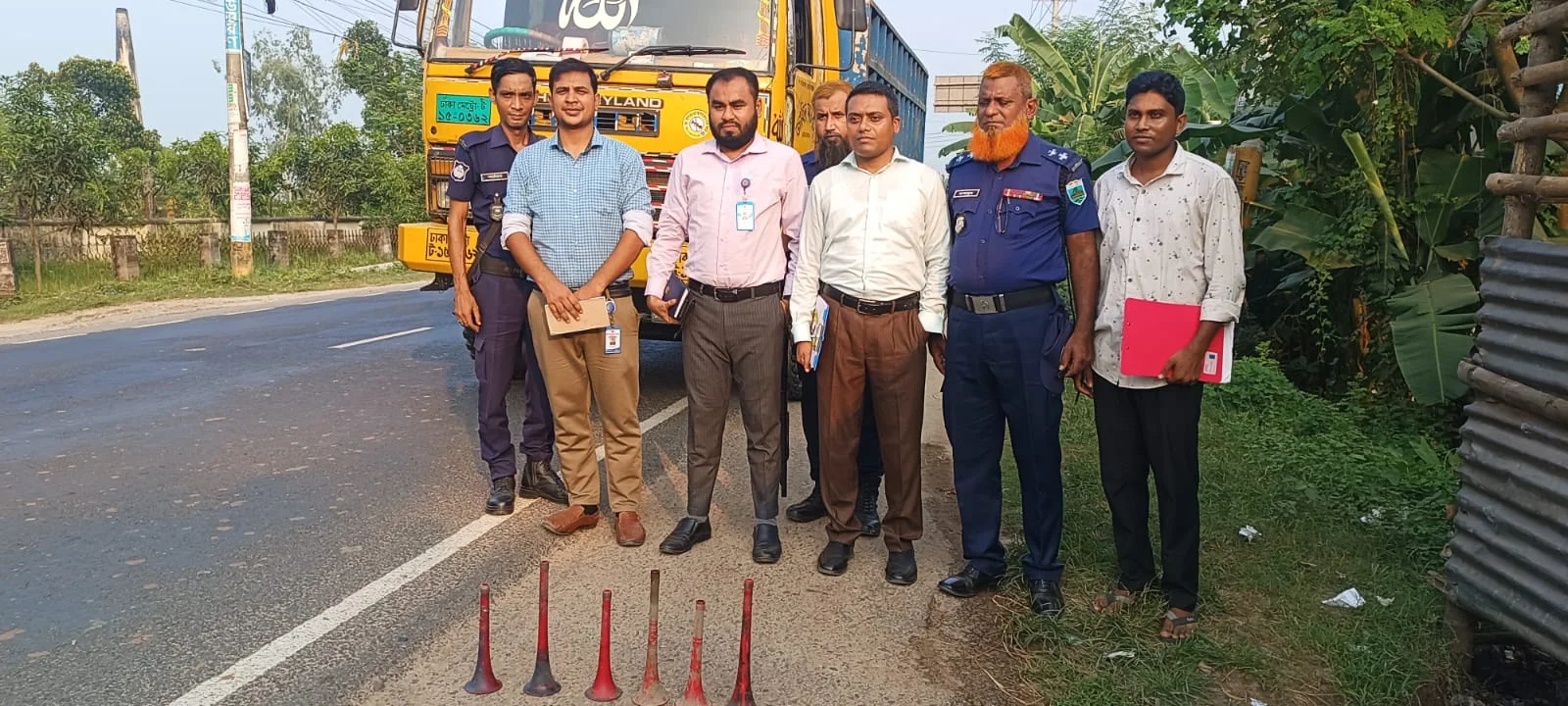 নওগাঁয় শব্দদূষণ রোধে মোবাইল কোর্ট, ৩ যানবাহনকে জরিমানা