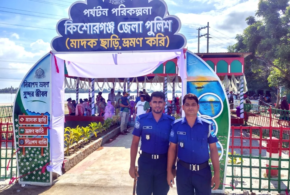 জলতরঙ্গে আবাহন, ভয়ের মেঘ সরিয়ে ডাকছে কিশোরগঞ্জের হাওর।