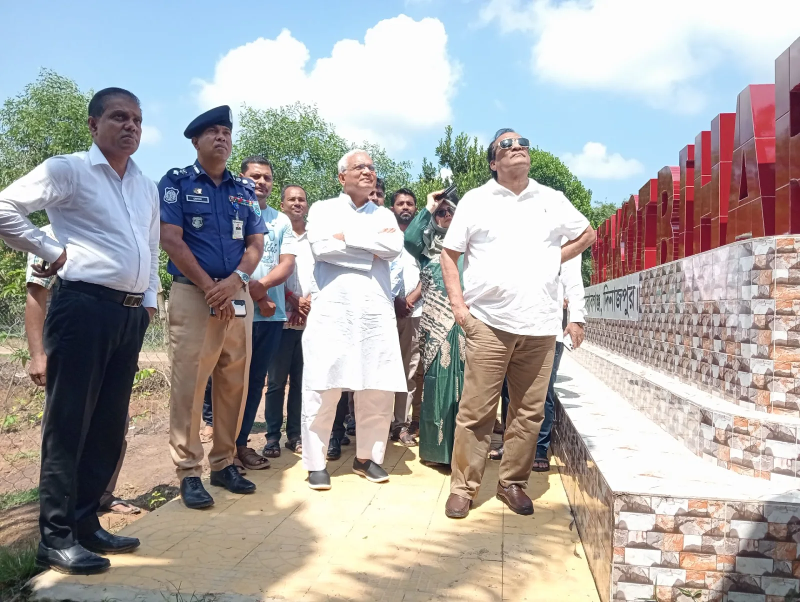 নবাবগঞ্জে সীতাকোট বৌদ্ধ বিহার পরিদর্শন করলেন মন্ত্রী-প্রতিমন্ত্রী
