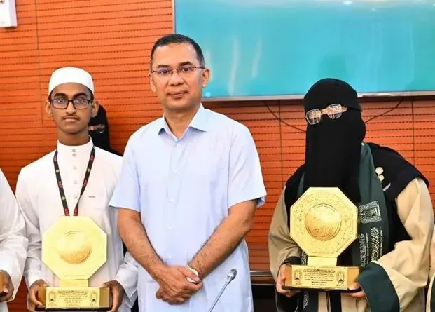উখিয়া ভূমি অফিসসহ বিভিন্ন সরকারি দপ্তর পরিদর্শনে বিভাগীয় কমিশনার