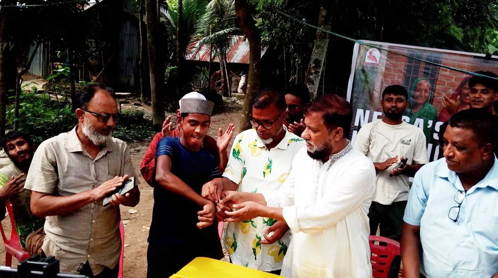 প্রয়াত সাংবাদিক হারুন রশিদের স্মরণে অসহায়দের পাশে নেসার্স ট্রাস্ট
