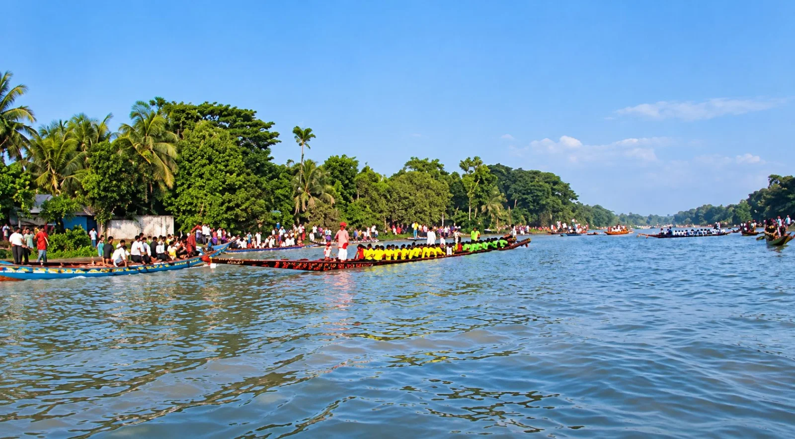 ভাঙ্গায় ১৬ বছর পর কুমার নদে শত বছরের ঐতিহ্যবাহী নৌকাবাইচ অনুষ্ঠিত
