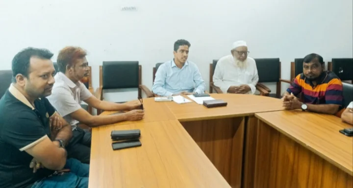 মুকসুদপুরে স্বাস্থ্য ও পরিবার পরিকল্পনা কর্মকর্তার সঙ্গে সাংবাদিকদের মতবিনিময়