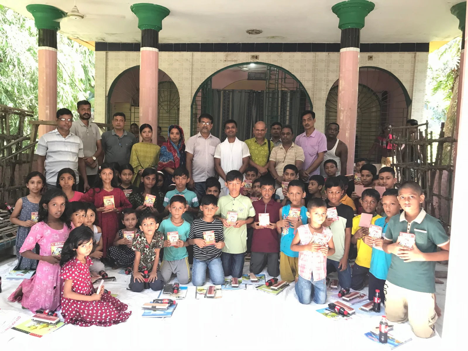 গীতার জ্ঞান ছড়িয়ে দিতে দাশপাড়ায় নতুন উদ্যোগ ওসমানীনগরে বীনাপাণী গীতা স্কুলের যাত্রা শুরু