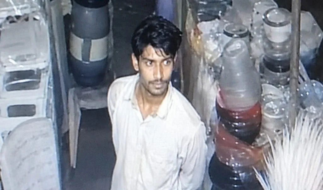 ভাঙ্গা বাজারে দোকানের টিন কেটে চুরি, নগদ টাকাসহ মালামাল লুট