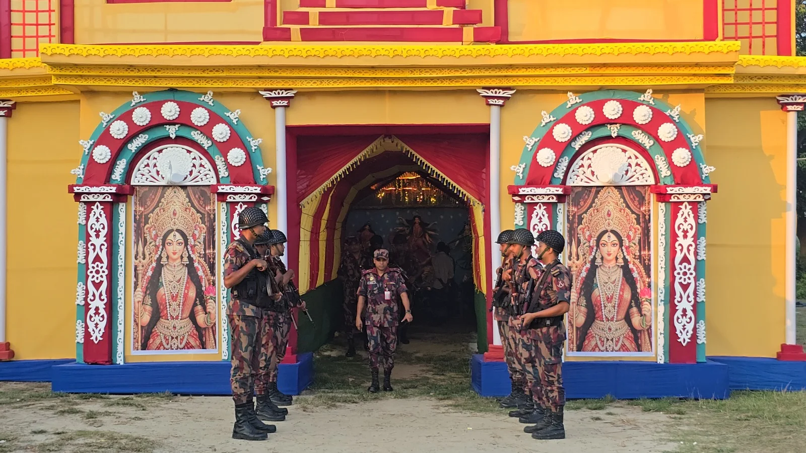 দুর্গাপূজায় ৫৫ মণ্ডপের নিরাপত্তায় স্ট্রাইকিং ফোর্স ও মোবাইল টিম হিসেবে থাকবে বিজিবি