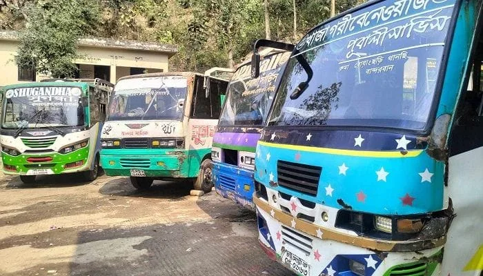 ১০ লাখ টাকা চাঁদা দাবি; ৩ দিন ধরে বন্ধ থানচিগামী সকল গণপরিবহণ সেবা।