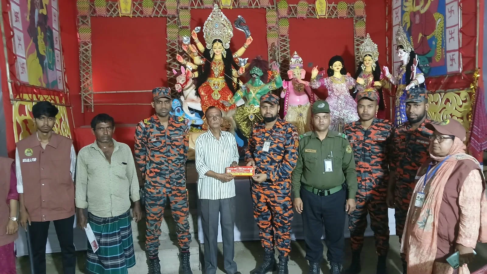 বন্দরে বিভিন্ন পূজামণ্ডপ পরিদর্শন, অগ্নিনিরাপত্তা বিষয়ে সচেতনতামূলক নির্দেশনা