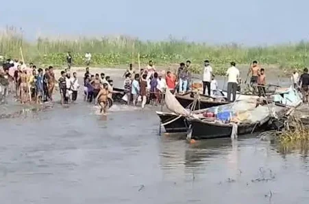 জাজিরায় ইলিশ অভিযানে সংঘর্ষ, আইনশৃঙ্খলা বাহিনীর ১৫ সদস্য আহত