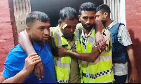 ভালুকায় পুলিশের ওপর হামলা, আসামি ছিনিয়ে নেওয়ার অভিযোগ