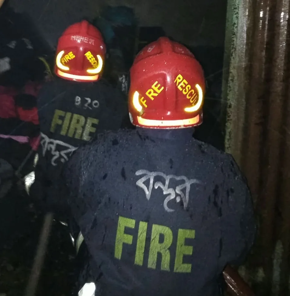 বন্দরে হোসিয়ারি কারখানায় আগুন, ৭০ হাজার টাকার ক্ষতি