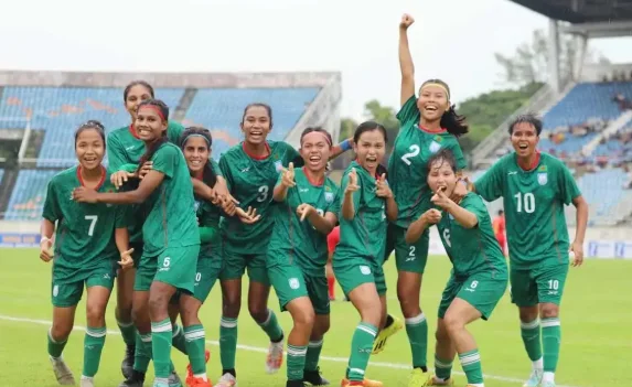 এশিয়ান গেমসে বড় হারেও নারী ফুটবলের র‍্যাঙ্কিংয়ে বাংলাদেশের উন্নতি