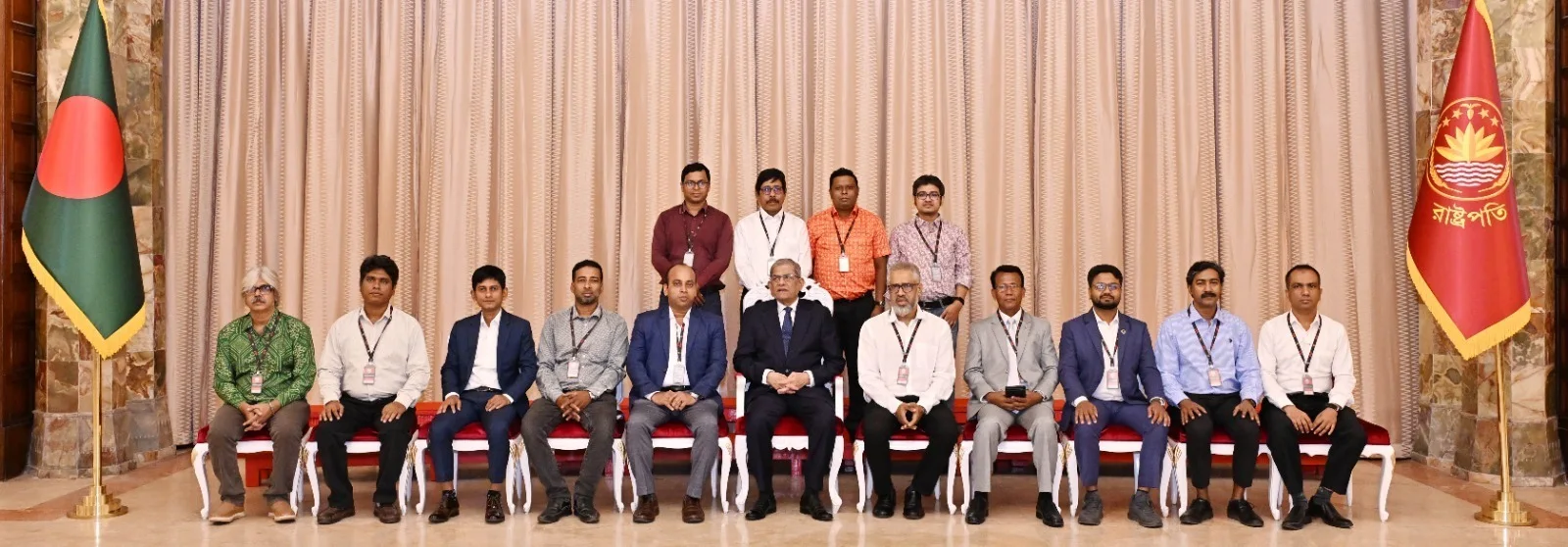 রাষ্ট্রপতির সঙ্গে ডিআরইউ'র সৌজন্য সাক্ষাৎ গণতান্ত্রিক ব্যবস্থার মূল স্তম্ভ গণমাধ্যম: রাষ্ট্রপতি
