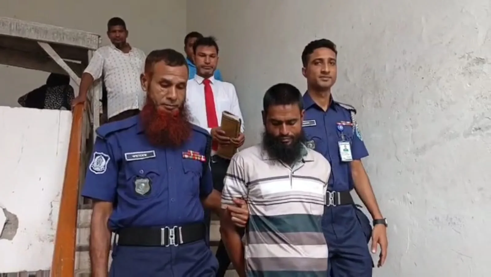 লালমনিরহাটে চকলেটের লোভ দেখিয়ে ৫ বছরের শিশুকে ধর্ষণ : যুবকের যাবজ্জীবন।