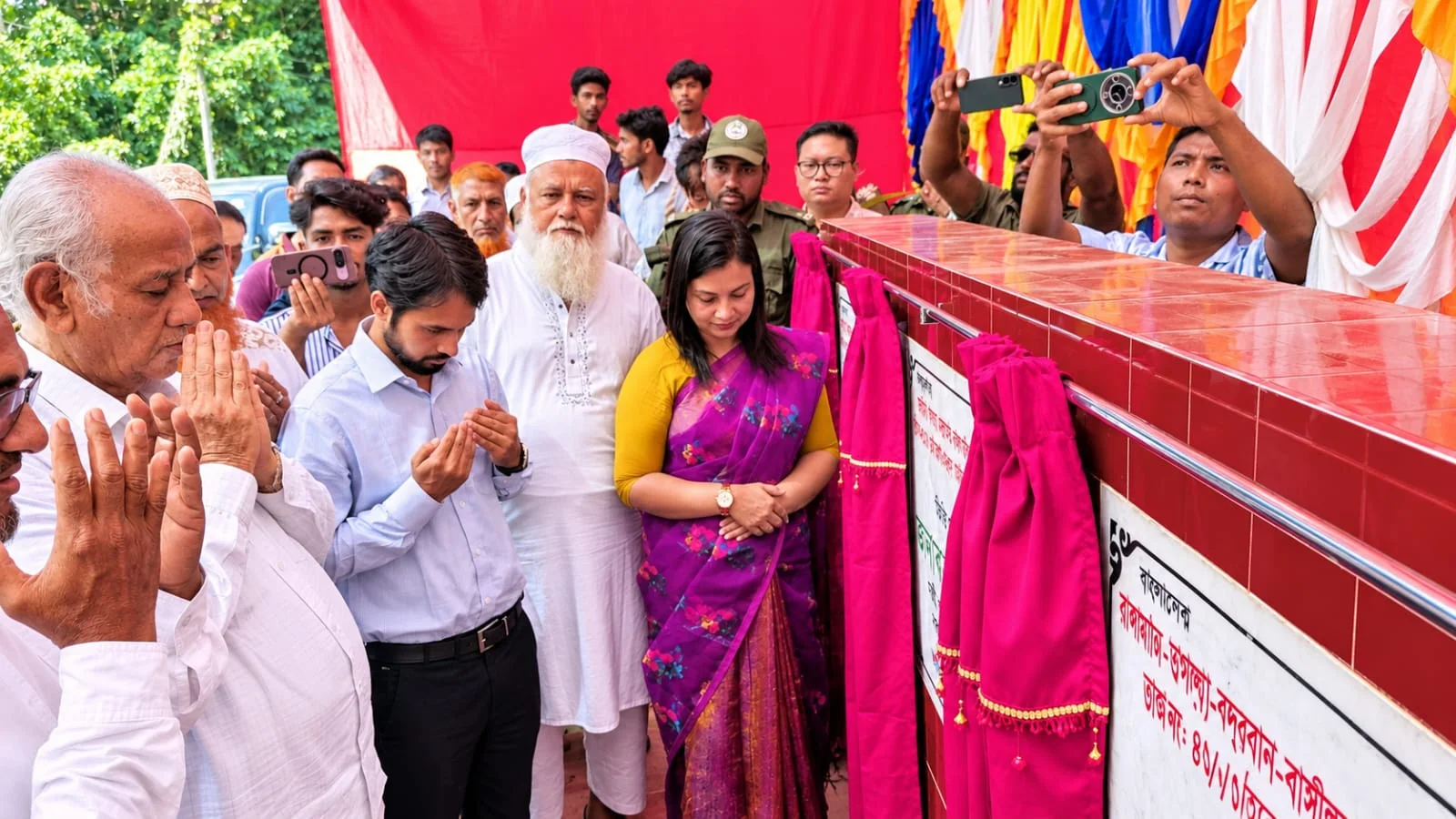 বান্দরবান- রাঙ্গামাটি সড়কে তিন সেতুর ভিত্তিপ্রস্তর স্থাপন করলেন পার্বত্যমন্ত্রী সাচিং প্রু জেরী