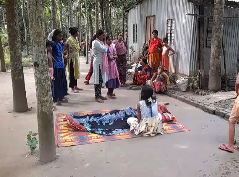 ভাঙ্গায় ঘরের আড়ার সঙ্গে গৃহবধূর ঝুলন্ত মরদেহ উদ্ধার