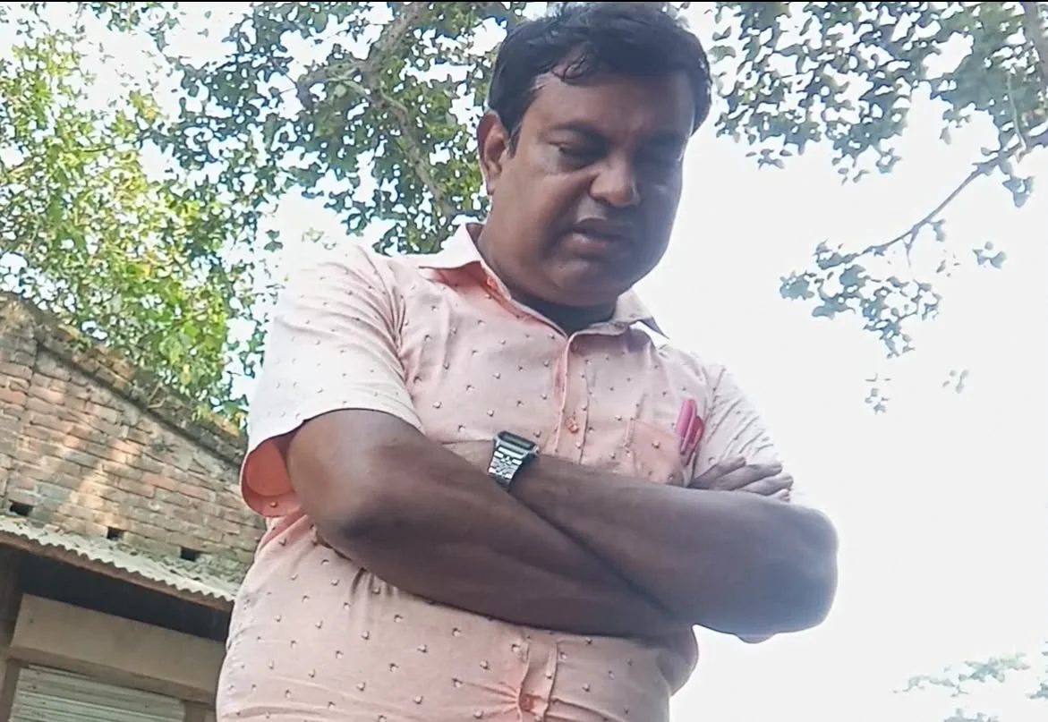 আত্রাইয়ে ভূমি কর্মকর্তার বিরুদ্ধে সাংবাদিককে প্রভাবিত করার অভিযোগ, জেলা প্রশাসকের কাছে আবেদন