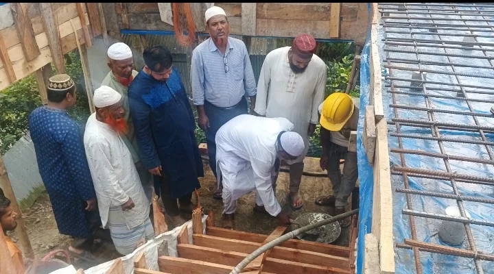রুহিয়ায় উত্তর বঠিনা জামে মসজিদের ছাদ ঢালাই কাজের উদ্বোধন