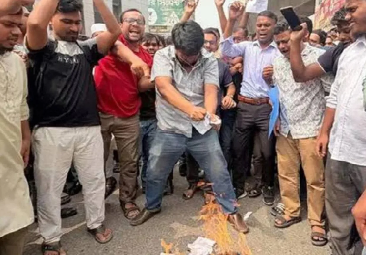 প্রশ্নফাঁসের দায় এড়াতে পারবে না কর্তৃপক্ষ, কঠোর শাস্তি চায় ছাত্রদল