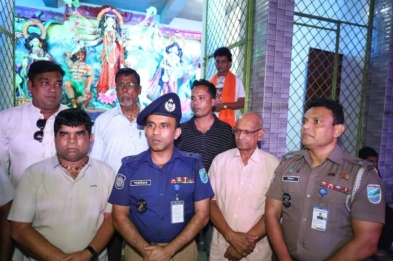 ভাঙ্গায় দুর্গাপূজার নিরাপত্তা নিশ্চিতে, পরিদর্শনে পুলিশ সুপার