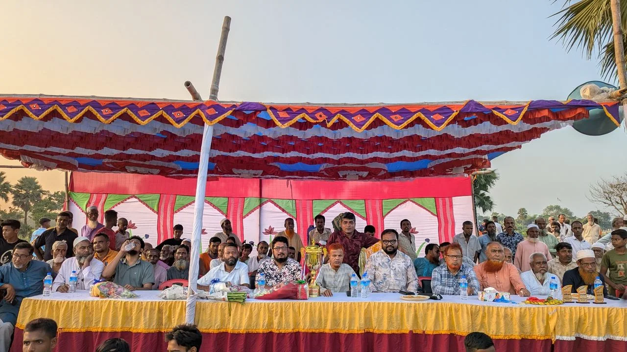 মাদককে না, খেলাধুলাকে হ্যাঁ’—নওগাঁর তিলকপুরে মাদকবিরোধী ফুটবল টুর্নামেন্ট