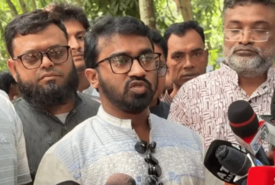 শেখ হাসিনার দেশে ফেরা নিয়ে রাশেদ খাঁনের বিস্ফোরক মন্তব্য!