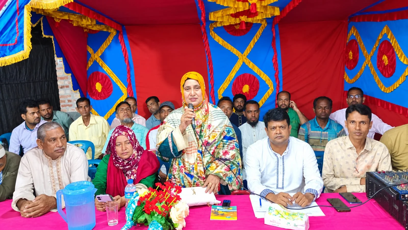 মান্দায় বিভিন্ন পূজামণ্ডপ পরিদর্শন করলেন এমপি সহধর্মিণী লায়লা বারী টিপু