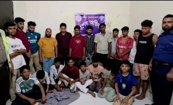 কুমিল্লায় রাতভর বিশেষ অভিযান, আটক ৩৫১ জনের মধ্যে ১৩২ জনের বিরুদ্ধে ব্যবস্থা