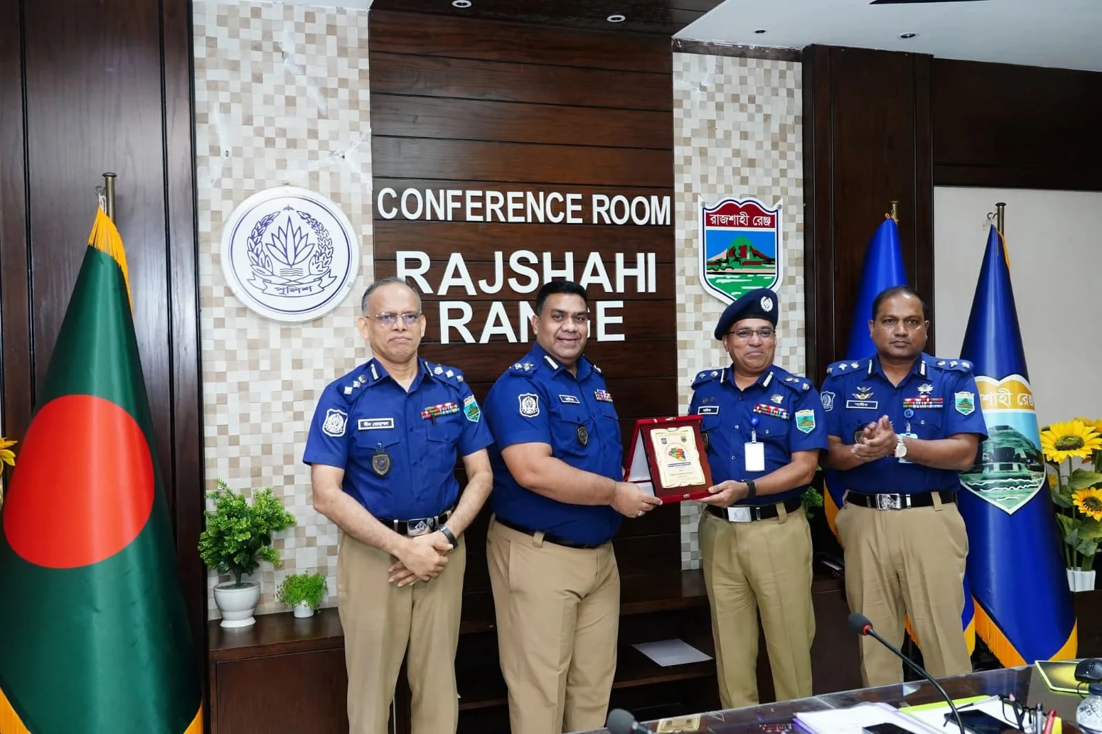 রাজশাহী রেঞ্জে সার্বিক মূল্যায়নে প্রথম নওগাঁ জেলা, শ্রেষ্ঠ পুলিশ সুপার মোহাম্মদ তারিকুল ইসলাম