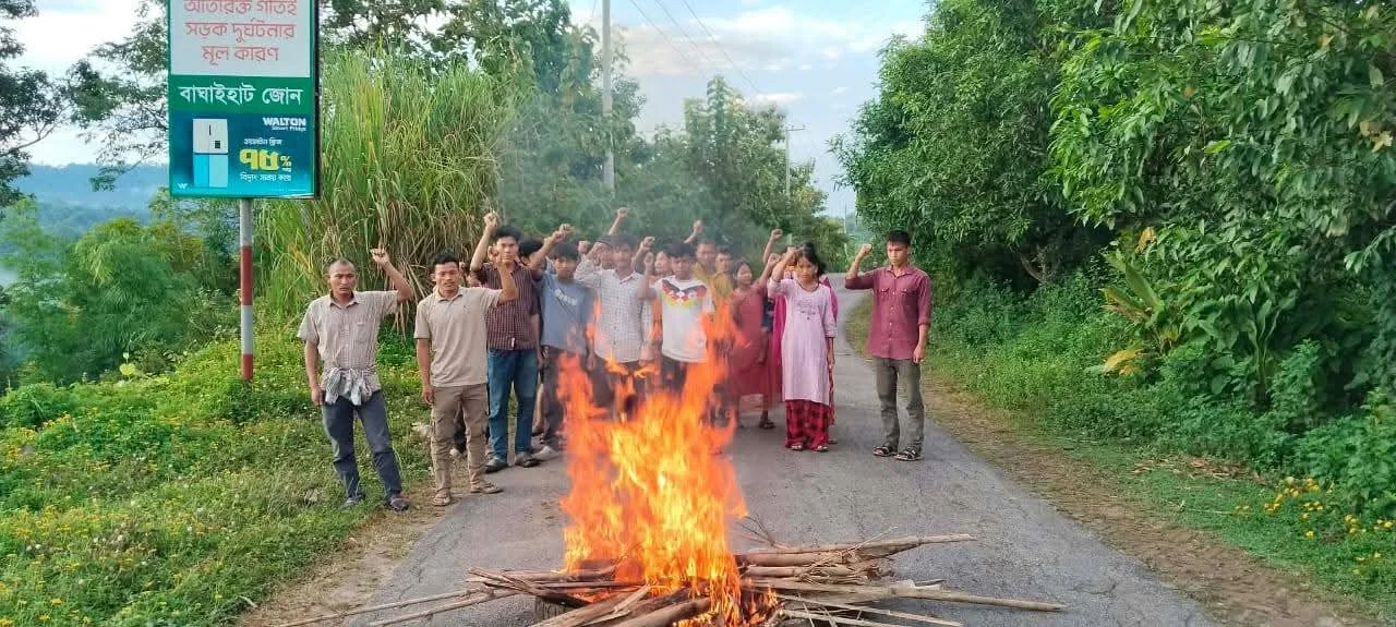 সাজেকে দ্বিতীয় দফায় সড়ক অবরোধ, বন্ধ যান চলাচল