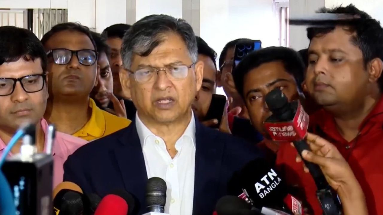 আওয়ামী লীগ বিদেশ থেকে শুধু ‘উঁকি–ঝুঁকি’ দিচ্ছে: স্বরাষ্ট্রমন্ত্রী