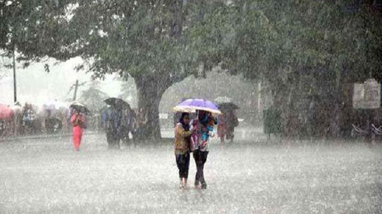 রাজধানীসহ ১৩ জেলায় বজ্রবৃষ্টির শঙ্কা