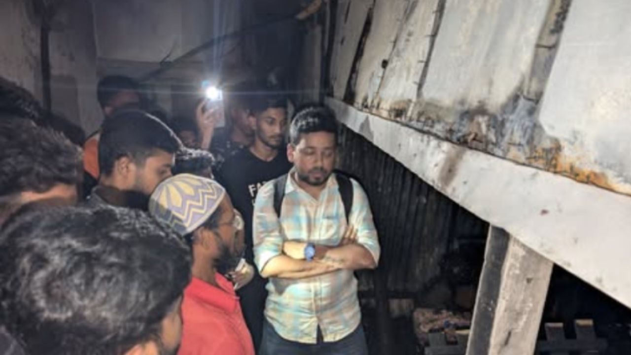 বন্দরে অগ্নিকাণ্ডে ক্ষতিগ্রস্ত পরিবারের পাশে এনসিপি নেতারা