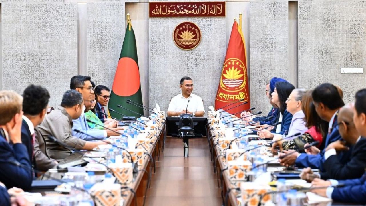 ইউএস-বাংলাদেশ বিজনেস কাউন্সিলের প্রতিনিধি দলের সঙ্গে প্রধানমন্ত্রীর বৈঠক
