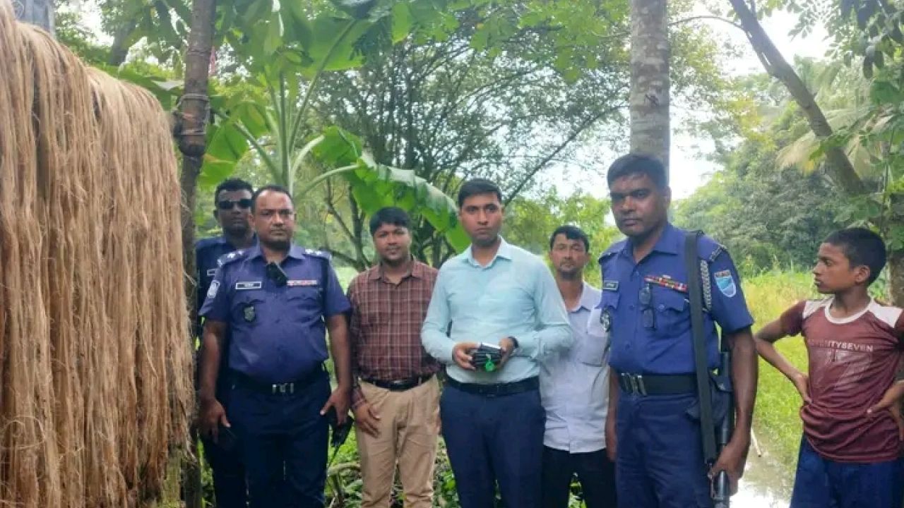 ভাঙ্গায় অবৈধ ড্রেজারবিরোধী অভিযান, ৫০ হাজার টাকা জরিমানা