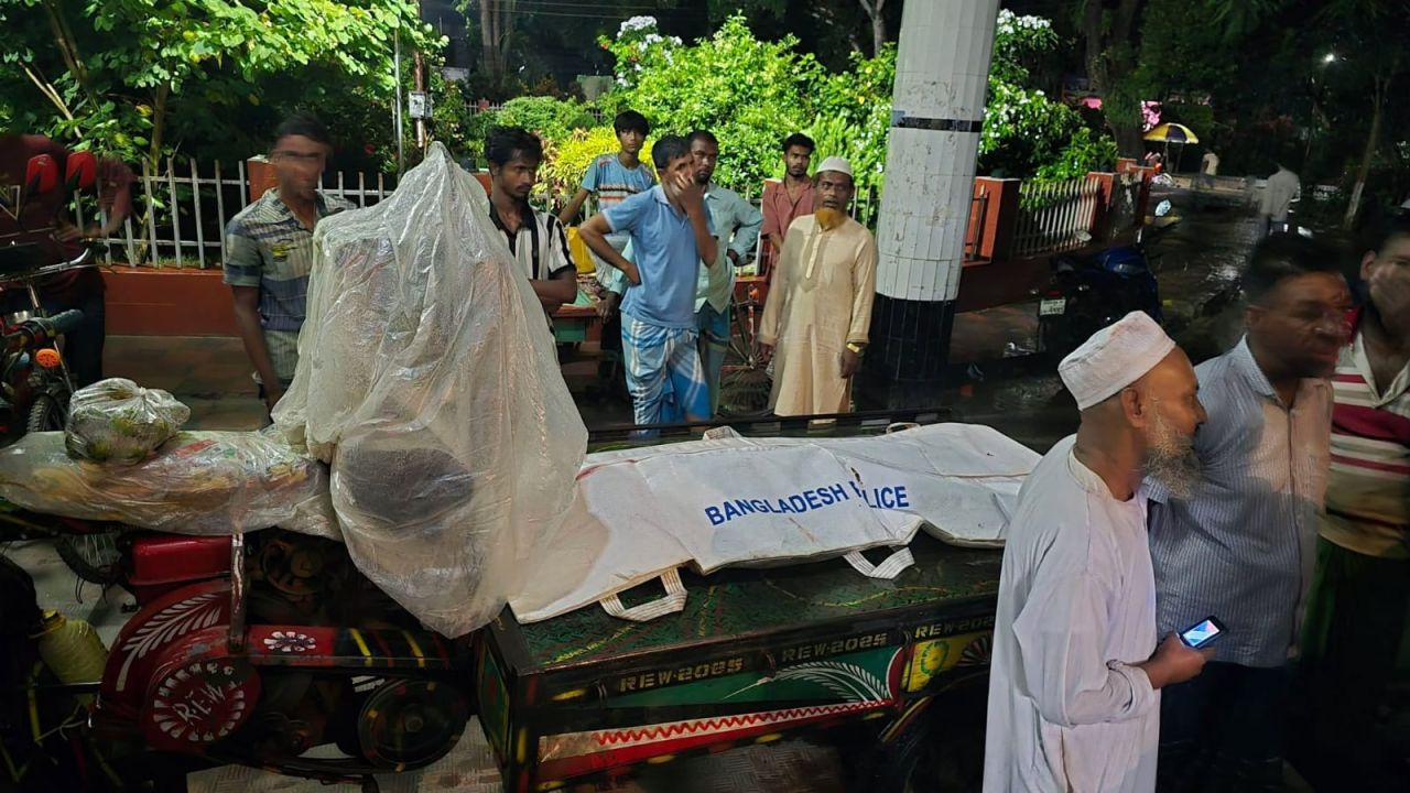 ভাঙ্গায় এক্সপ্রেসওয়েতে অজ্ঞাত গাড়ির ধাক্কায় মোটরসাইকেল চালক নিহত, আহত ২