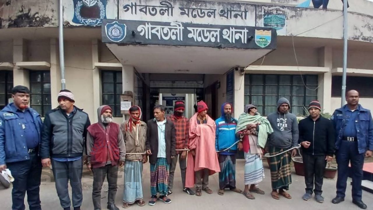 বগুড়া গাবতলীতে পুলিশের বিশেষ অভিযান: নারীসহ ২১ গ্ৰেপ্তার