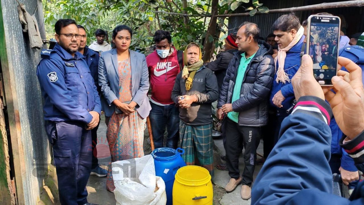 বেড়ায় ভেজাল দুধের কারখানায় অভিযান, জরিমানা ও কারাদণ্ড