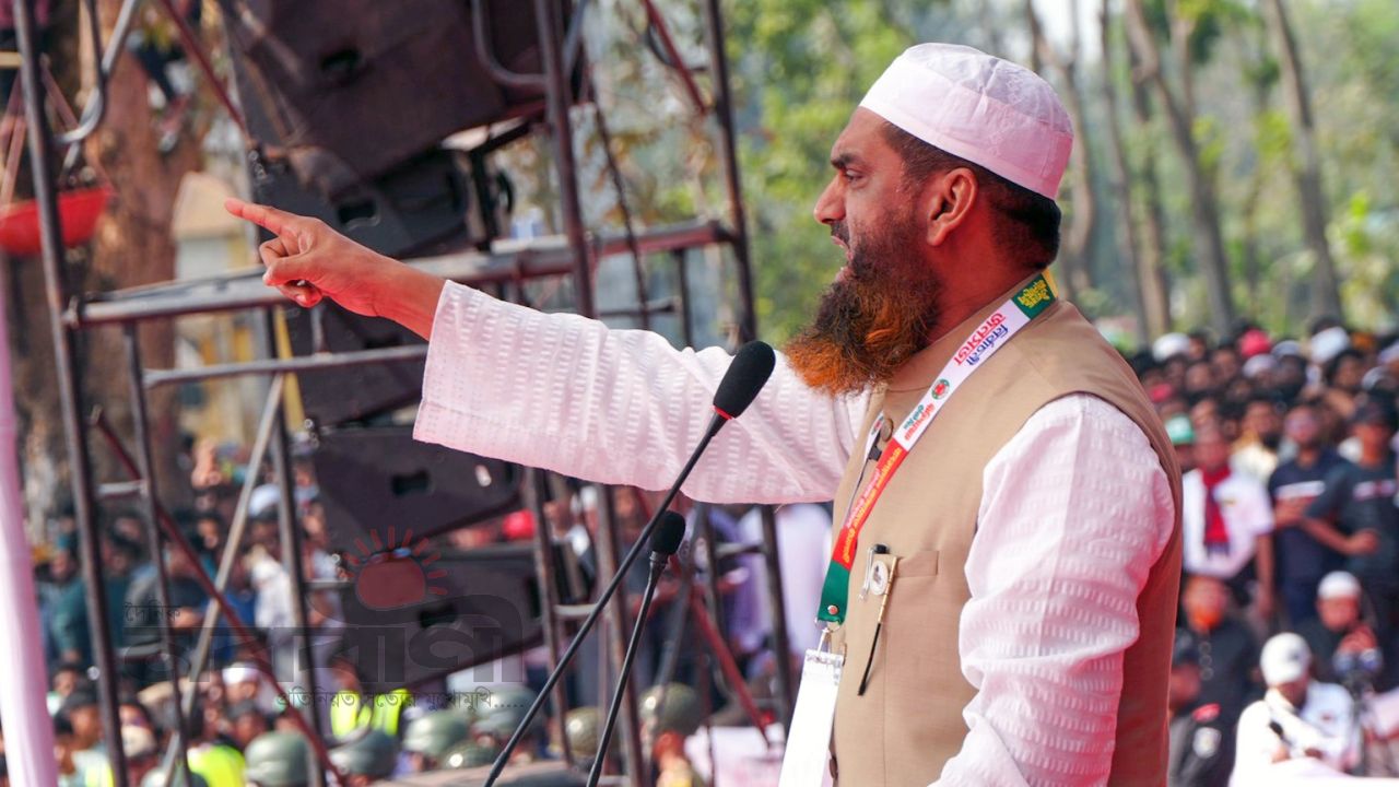 নারীর ওপর আক্রমণ হলে হাত ভেঙে গুঁড়িয়ে দেওয়ার ঘোষণা মামুনুল হকের