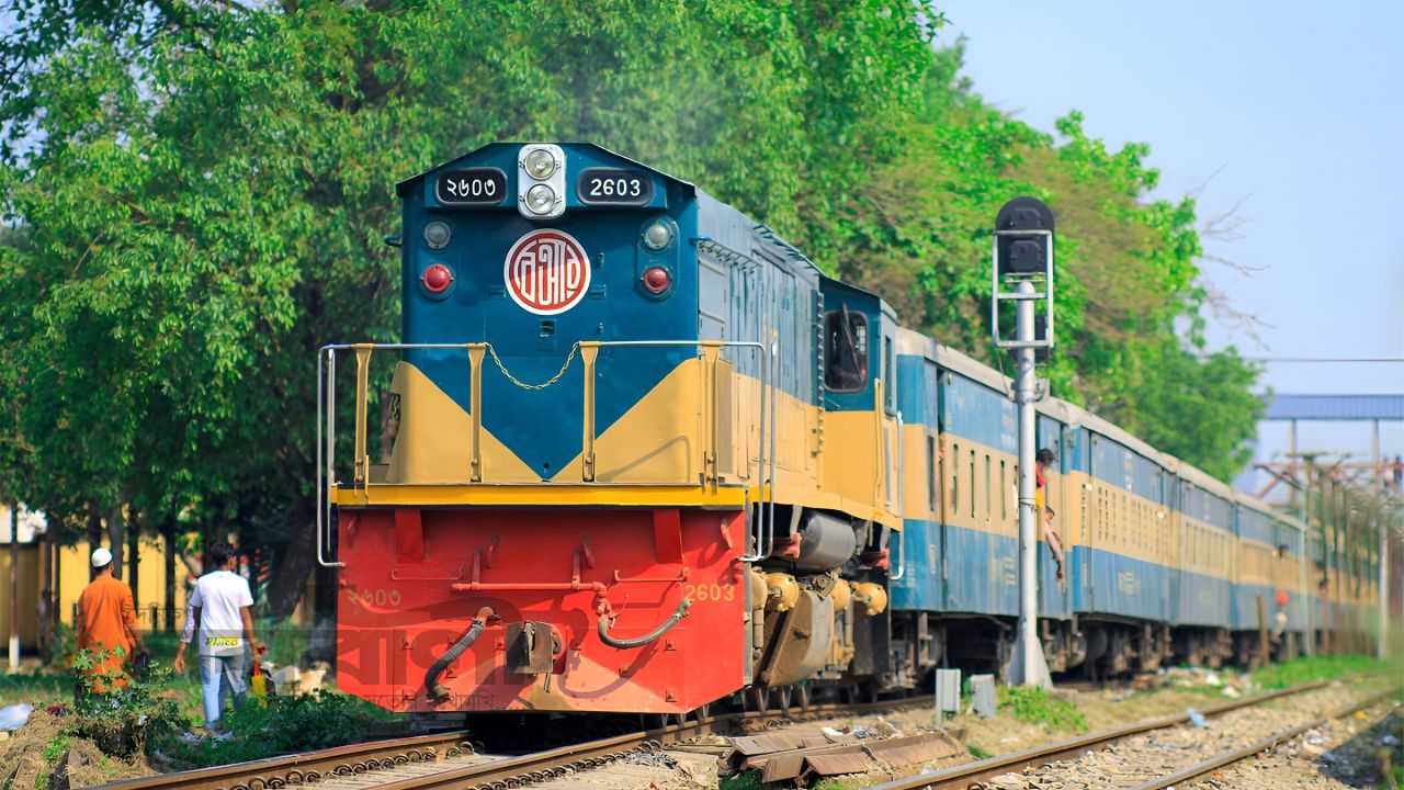 টিকিট ছাড়াই যাত্রী বহন, বরখাস্ত ৩ কর্মী