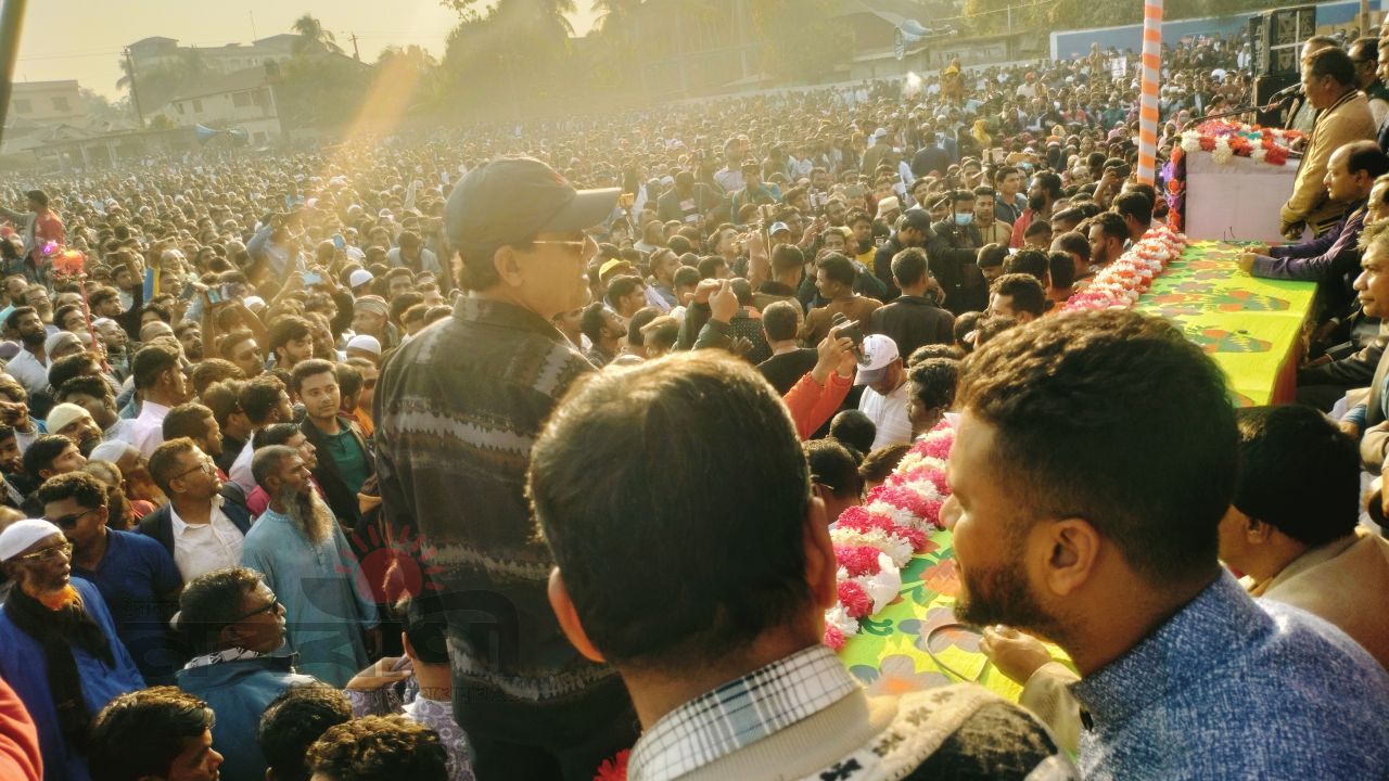 গলাচিপায় স্বতন্ত্র প্রার্থী হাসান মামুনের বিশাল জনসভা  “জনসমুদ্রের ঢেউ থামানো যাবে না”