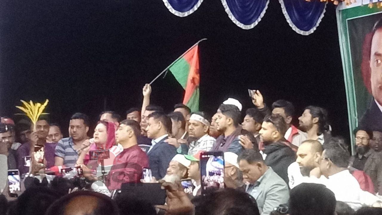 টাকা দিয়ে কেউ ভোট কিনতে এলে বেঁধে রাখবেন: মাদারীপুর-১ আসনে নাদিরা আক্তার