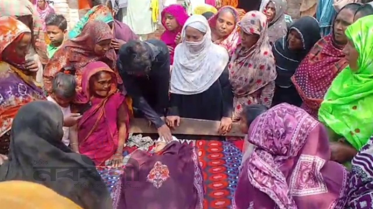 মা গেলেন ভোটারধিকার প্রয়োগ করতে; পুকুরে ডুবে শিশুর মৃত্যু