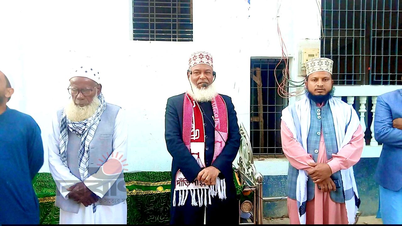 সাংবাদিকের জানাজায় নব নির্বাচিত এমপি