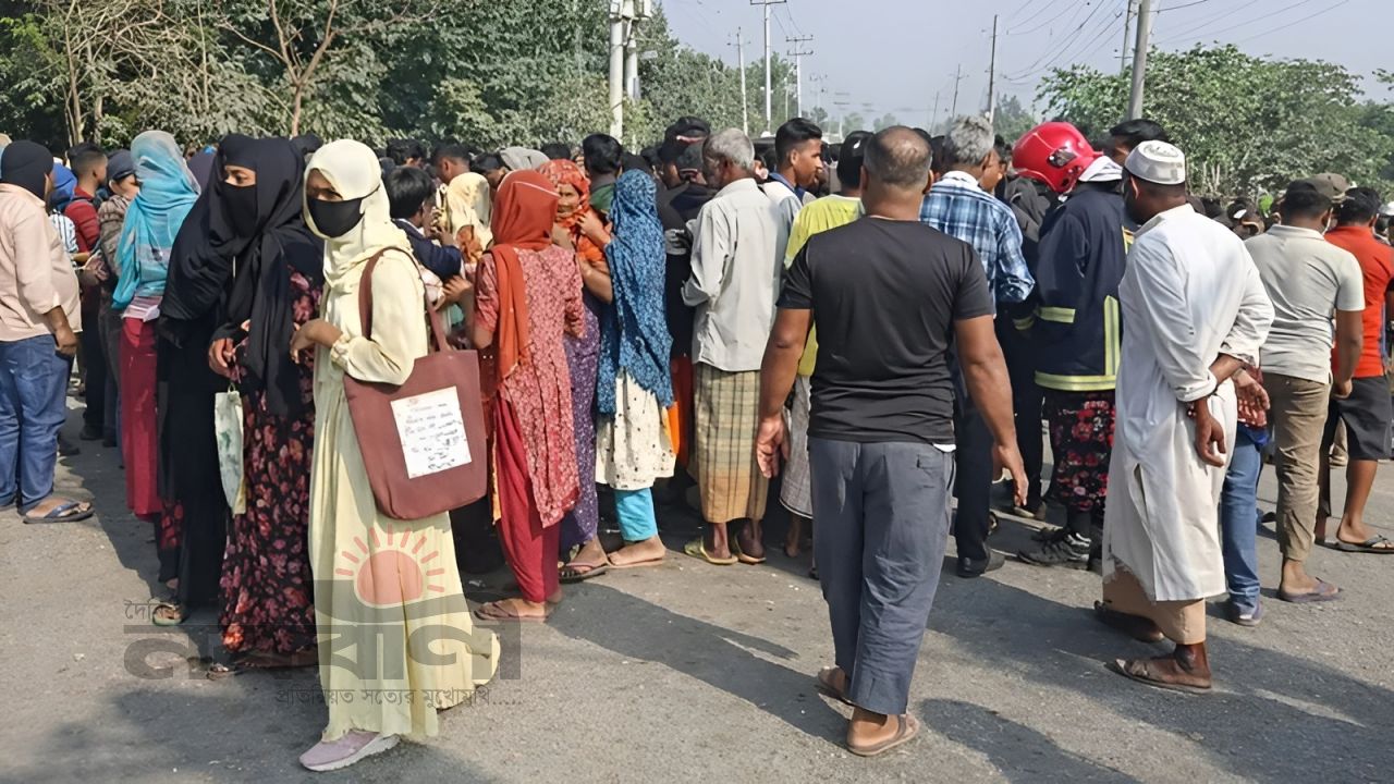সিরাজগঞ্জে বাসচাপায় নারীর মৃত্যু, এলাকাবাসীর বিক্ষোভ