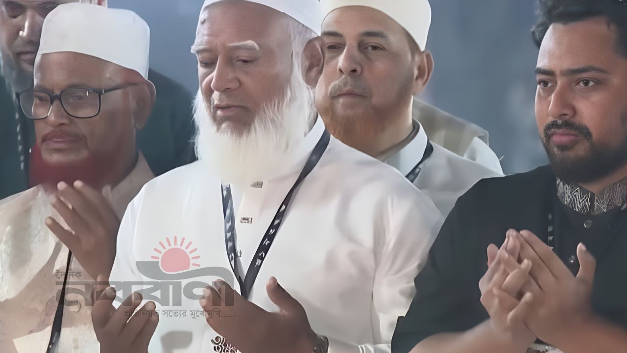 প্রথমবার শহীদ মিনারে ফুল দিল জামায়াত