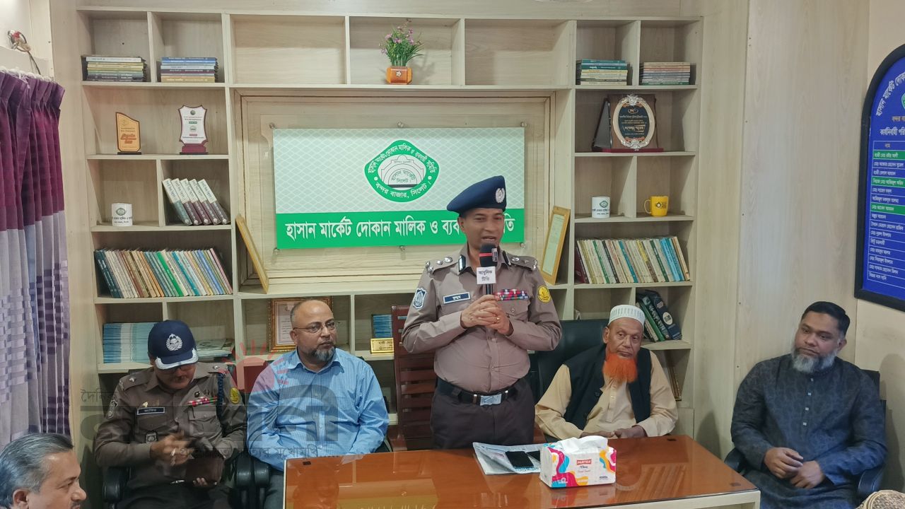 ঈদে হাসান মার্কেটে চুরি-ছিনতাই রোধে কঠোর অবস্থানের ঘোষণা পুলিশ কমিশনারের