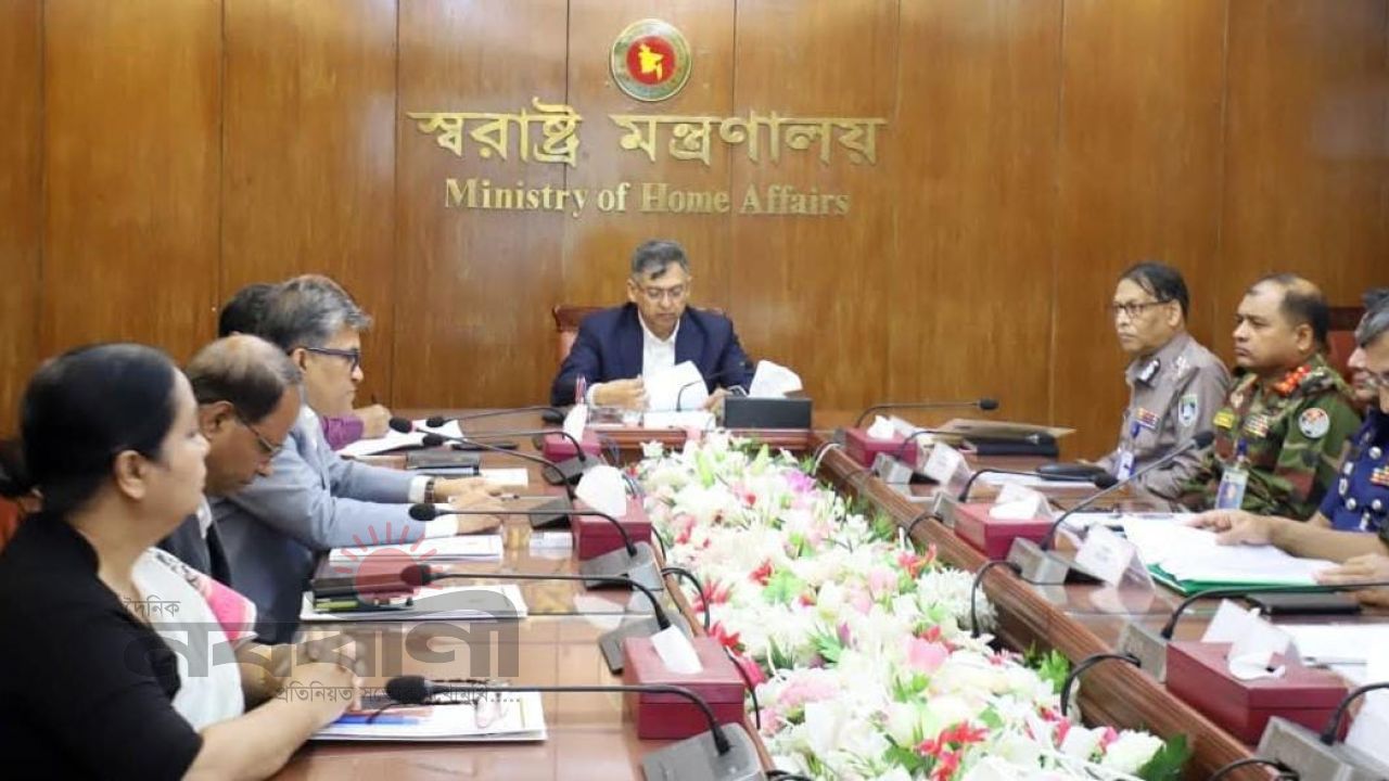 পুলিশের কাজে অবৈধ বাধা ও রাজনৈতিক হস্তক্ষেপ বরদাশত করা হবে না: স্বরাষ্ট্রমন্ত্রী